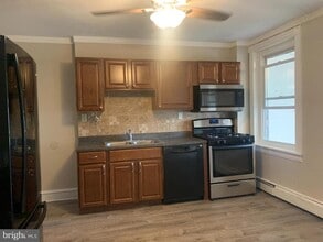 73 W 5th St in Bridgeport, PA - Building Photo - Building Photo