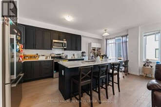 423 Silicon Wy in Ottawa, ON - Building Photo - Building Photo