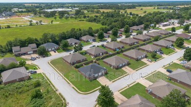 256 Graystone Cir in Centerton, AR - Building Photo - Building Photo