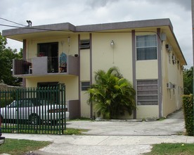 1361 SW 4th St in Miami, FL - Building Photo - Building Photo