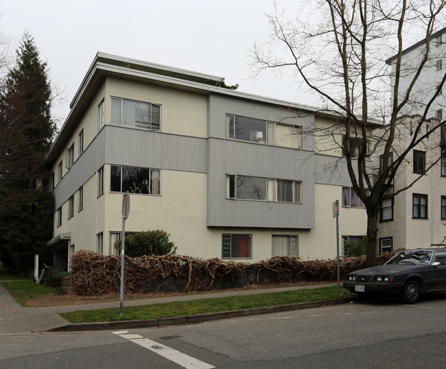 Henry Manor in Vancouver, BC - Building Photo - Building Photo