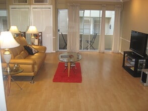 11750 W Sunset Blvd in Los Angeles, CA - Building Photo - Building Photo