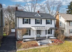 1686 Lee Rd in Cleveland Heights, OH - Building Photo