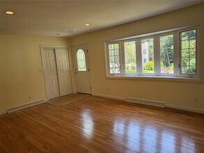 102 Putnam Rd in Cortlandt, NY - Building Photo - Building Photo