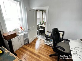 1284 Commonwealth Ave, Unit 3 in Boston, MA - Building Photo