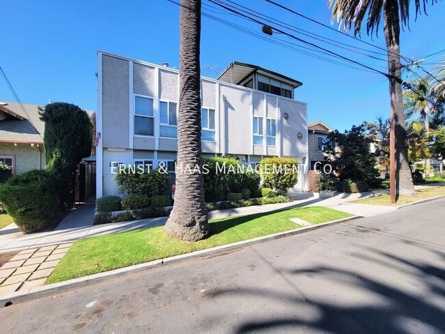 237 Kennebec Ave in Long Beach, CA - Building Photo - Building Photo