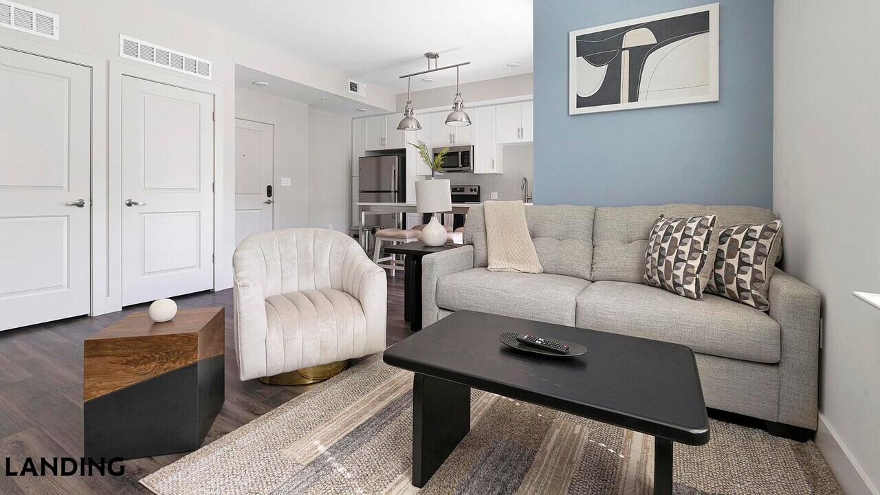 2220 W First St, Unit 315 in Ft. Myers, FL - Building Photo