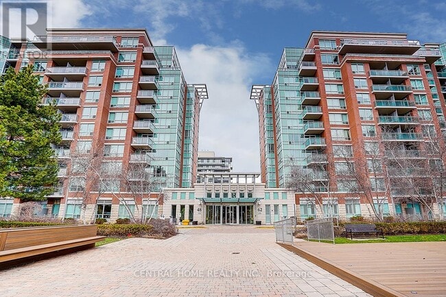 62 Suncrest Blvd in Markham, ON - Building Photo - Building Photo
