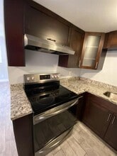 605 92nd Ave N in St. Petersburg, FL - Building Photo - Building Photo
