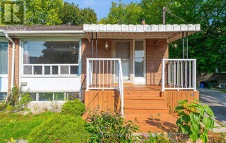 53 Newbury Dr in Newmarket, ON - Building Photo