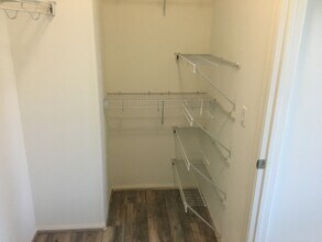 10958 Kittridge St in Los Angeles, CA - Building Photo - Building Photo