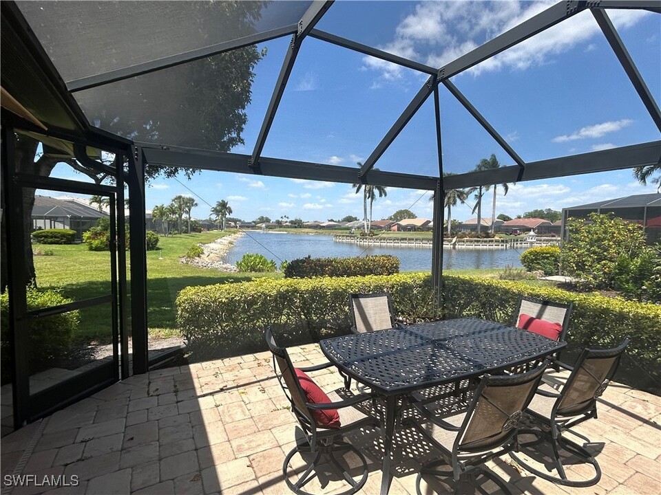 9341 White Hickory Ln in Ft. Myers, FL - Building Photo