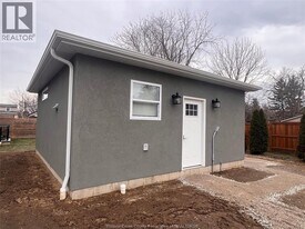 89 Draper St in Essex, ON - Building Photo