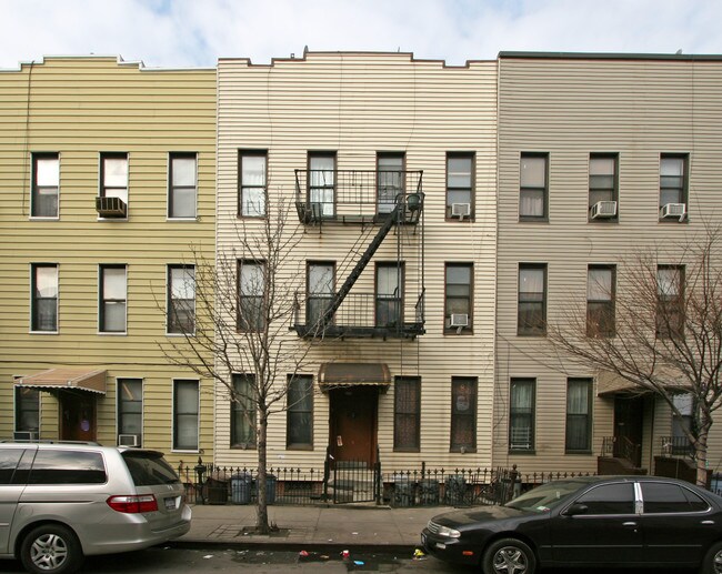 305 Harman St in Brooklyn, NY - Building Photo - Building Photo