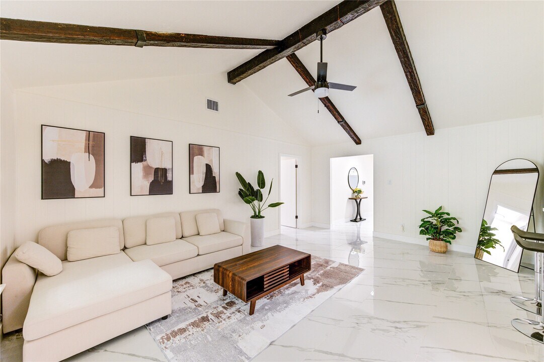 8706 Bedworth Ln in Houston, TX - Foto de edificio