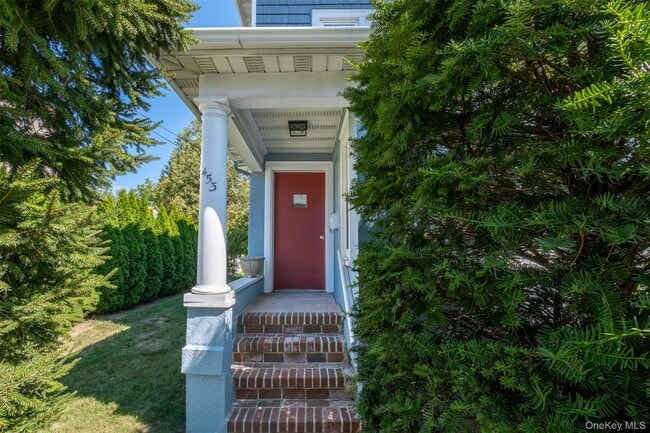 453 Beach Ave in Mamaroneck, NY - Building Photo - Building Photo