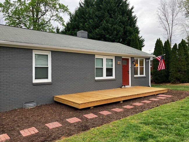 518 Kenneth Rd in Greensboro, NC - Building Photo - Building Photo