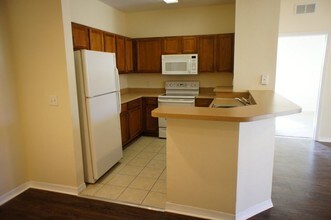 8124 Claire Ann Dr-Unit -103 in Orlando, FL - Building Photo - Building Photo