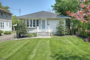 457 Central Ave in New Providence, NJ - Building Photo