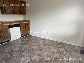 121 Heritage Dr in Nicholasville, KY - Building Photo - Building Photo
