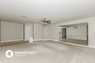 5621 Bonnie Wayne St in Haltom City, TX - Foto de edificio - Building Photo