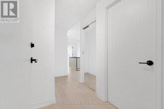 8020 Derry Rd in Milton, ON - Building Photo - Building Photo