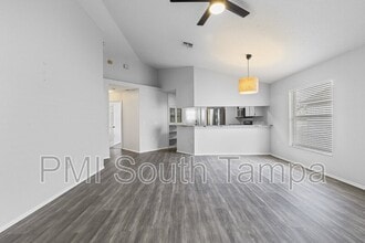 7515 S Westshore Blvd in Tampa, FL - Building Photo - Building Photo