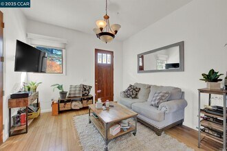 990 G St in Napa, CA - Building Photo - Building Photo