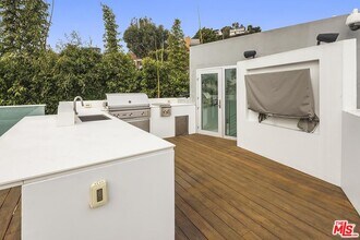 1377 Miller Pl in Los Angeles, CA - Building Photo - Building Photo