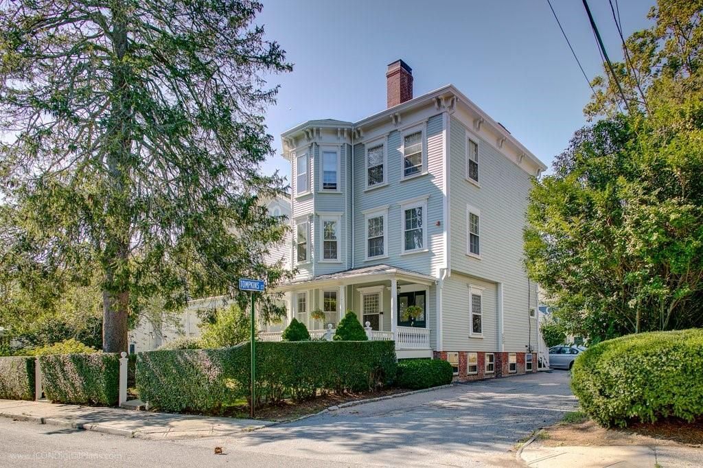 34 Catherine St in Newport, RI - Building Photo