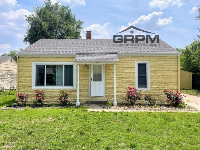 619 W 19th Ave in Hutchinson, KS - Building Photo - Building Photo