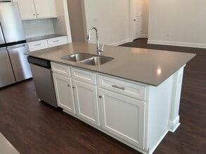 27550 St Andrews Ave in Wesley Chapel, FL - Foto de edificio - Building Photo