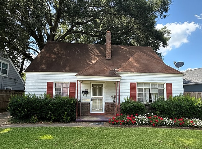 property at 1295 Foxcroft St