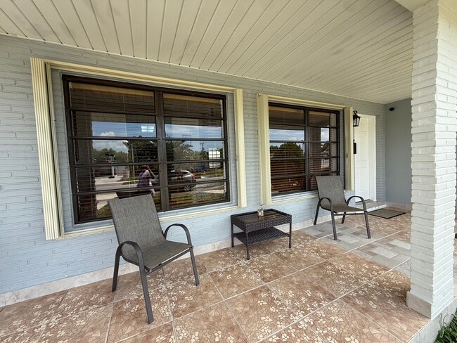 11741 SW 177th Ter in Miami, FL - Building Photo - Building Photo