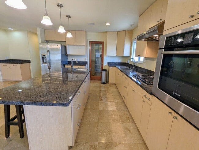 2128 Malino Pl in Honolulu, HI - Building Photo - Building Photo