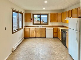 5841 E 6th Ave, Unit #3 in Anchorage, AK - Building Photo