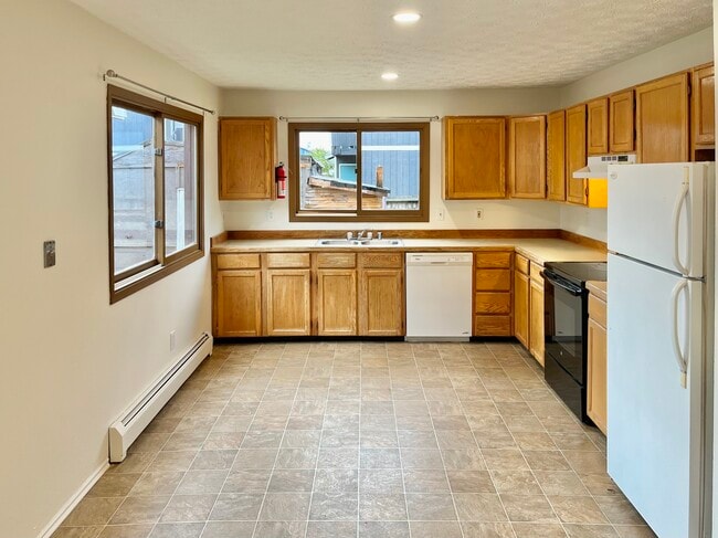 5841 E 6th Ave, Unit #3