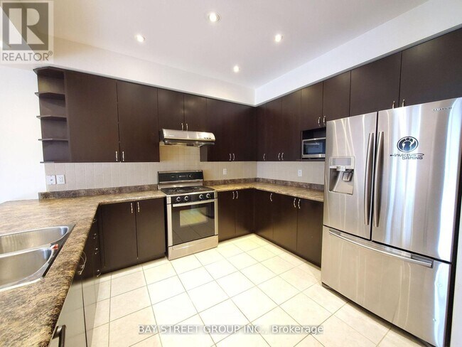 12 Alvarado Ave in Richmond Hill, ON - Building Photo - Building Photo