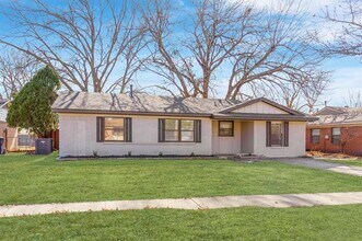 714 Pleasant Valley Rd in Garland, TX - Building Photo - Building Photo