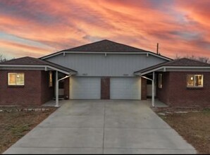 5839 Newcombe Ct in Arvada, CO - Foto de edificio - Building Photo