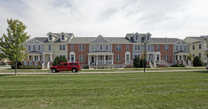 Oakview Garden Apartments in Sun Prairie, WI - Building Photo - Building Photo