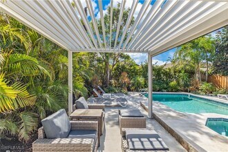 564 109th Ave N in Naples, FL - Building Photo - Building Photo