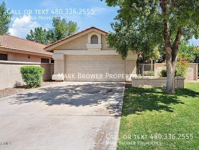 property at 912 W Sunward Dr