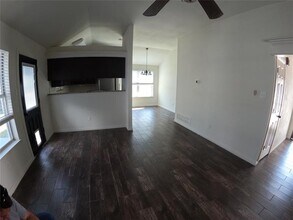 625 Main St in Roanoke, TX - Building Photo - Building Photo