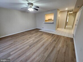 5 Summit Ct in Evesham, NJ - Building Photo - Building Photo