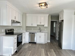 2 East St, Unit 1 in Hadley, MA - Foto de edificio - Building Photo