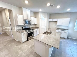 497 Silver Smt Ave in Henderson, NV - Building Photo - Building Photo