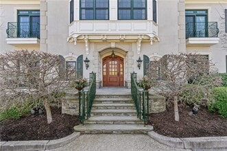 109 Vistas Ct in East Greenwich, RI - Building Photo - Building Photo