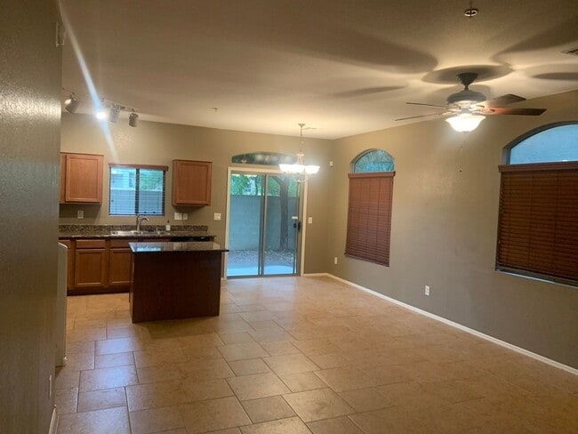 2725 E Mine Creek Rd in Phoenix, AZ - Building Photo - Building Photo