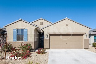 18068 W Tina Ln in Surprise, AZ - Building Photo